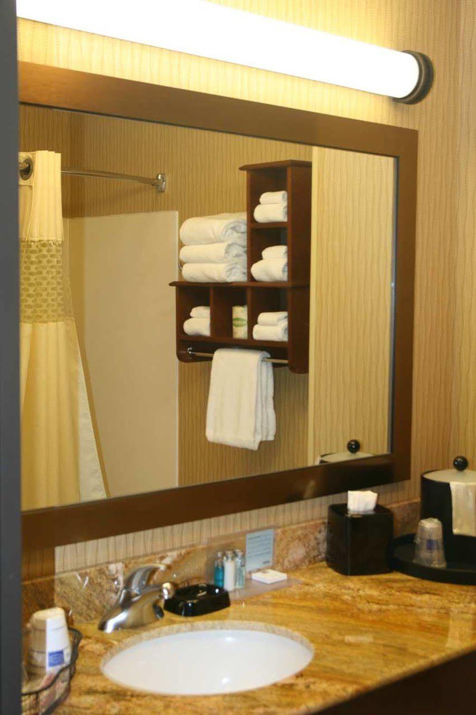 Hampton Inn Mansfield/Ontario מראה חיצוני תמונה